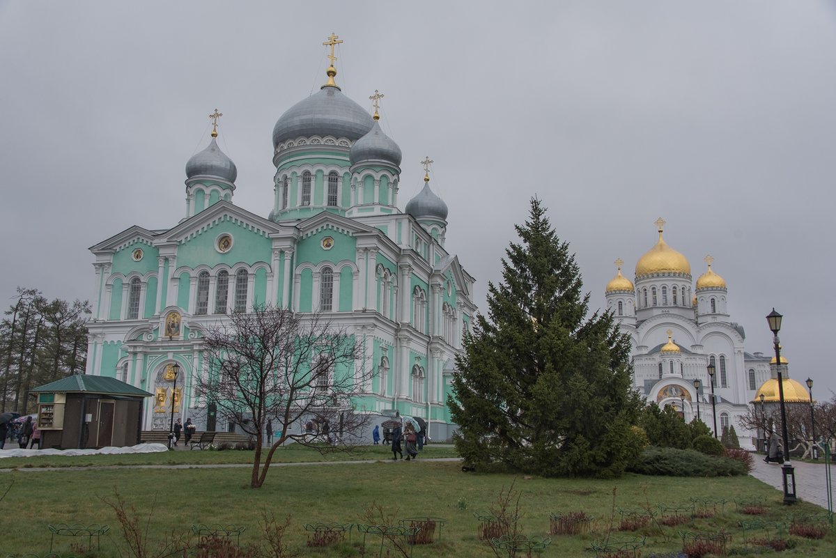 Троицкий и Преображенский соборы  Дивеево. - Виктор Евстратов