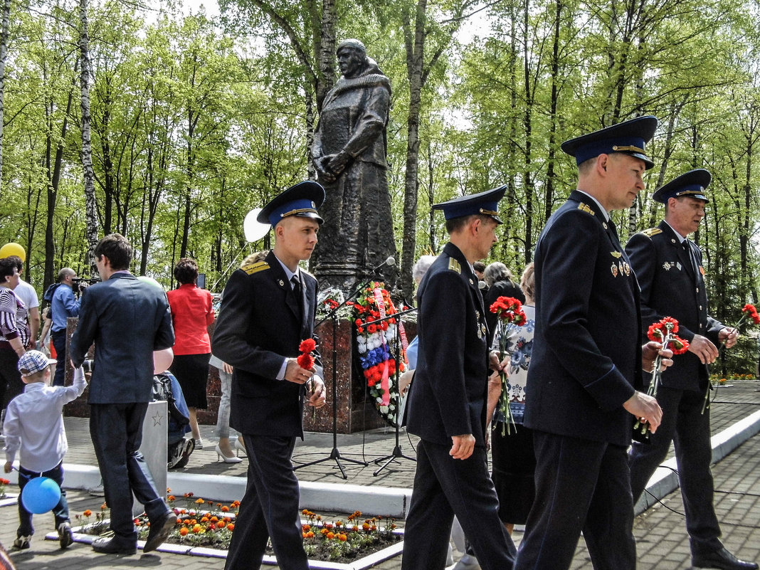 9 мая. мемориальное кладбище. - Юлия Денискина