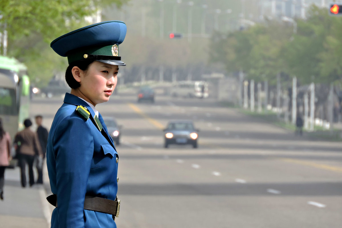 Ругулировщица в Пхеньяне - Tatiana Belyatskaya