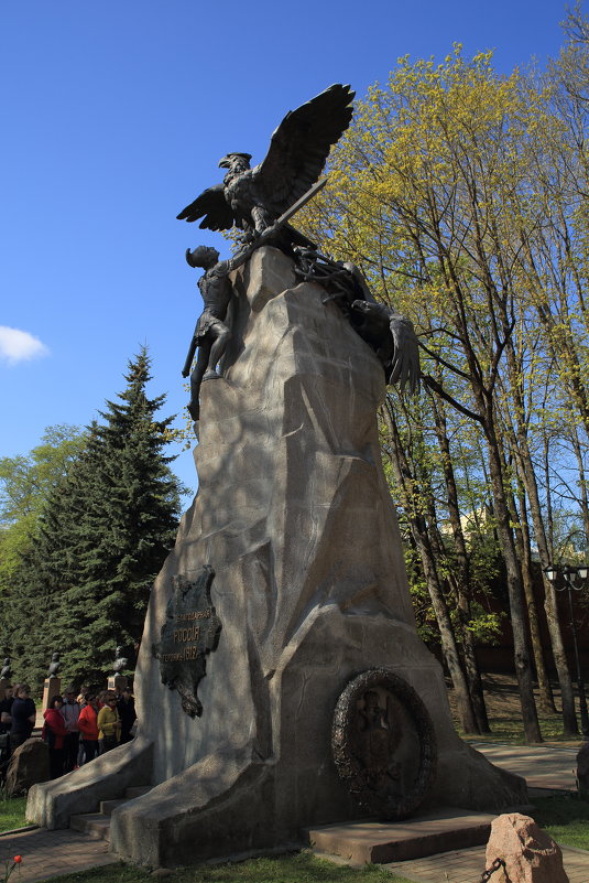 Памятник Благодарная Россия героям 1812 года - Павел 