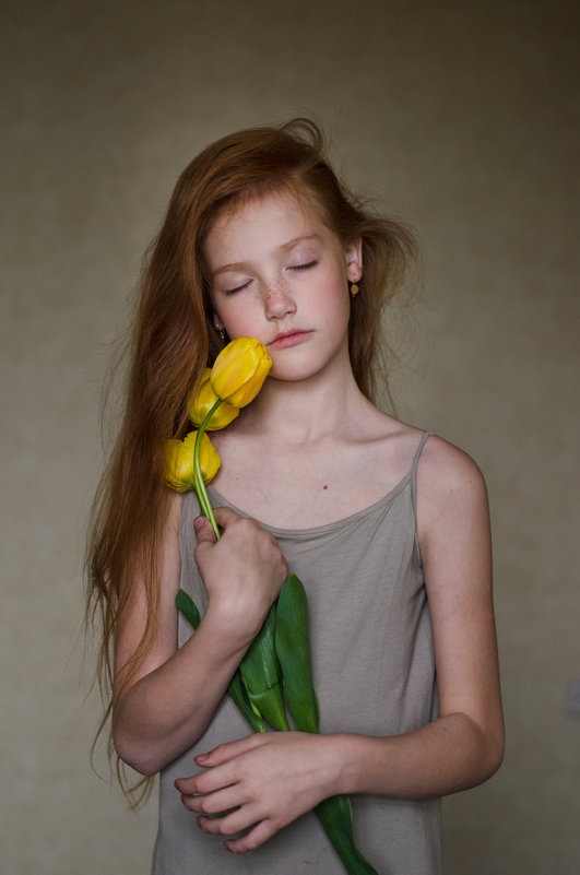 Девочка с тюльпанами - Марина Климович