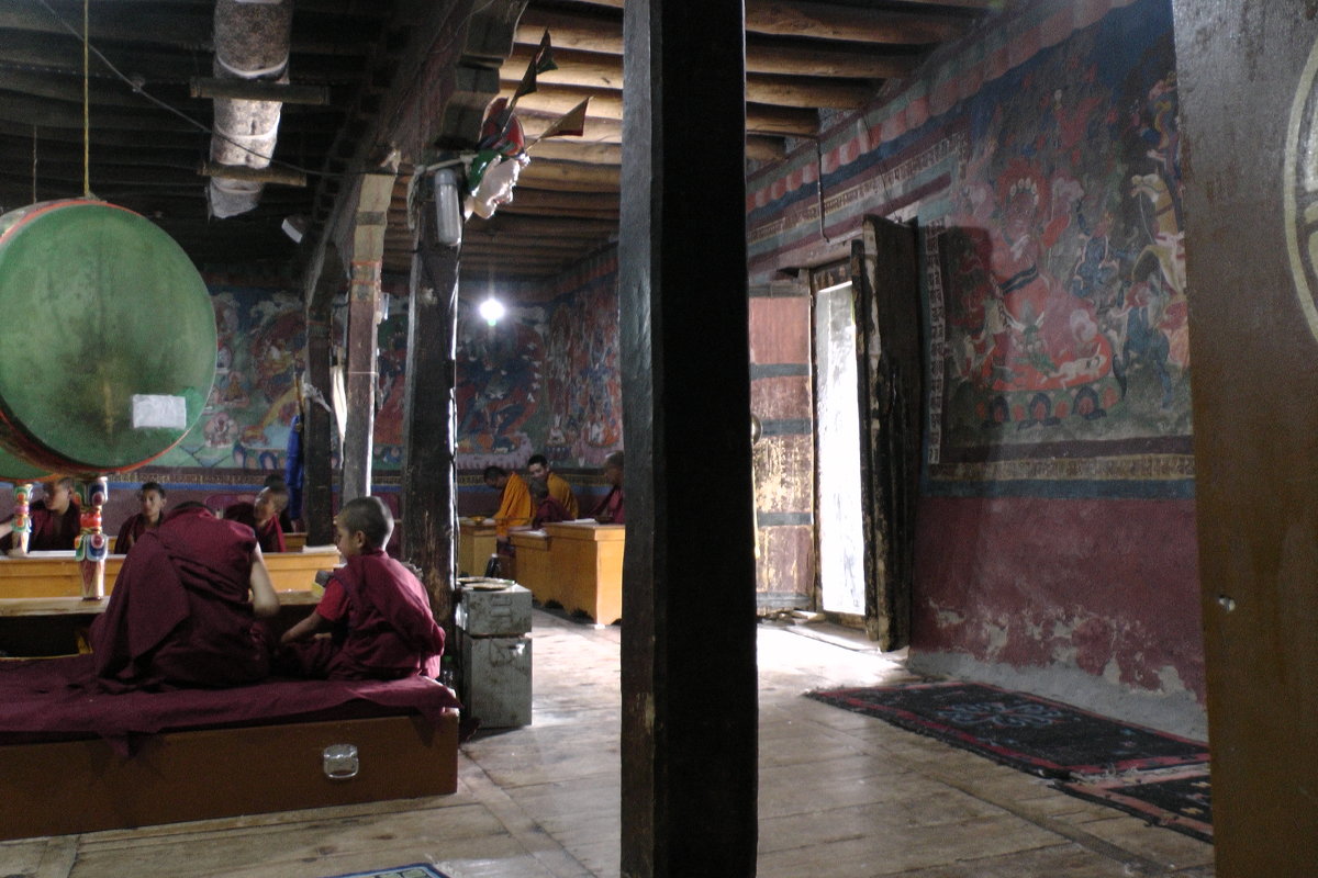 На службе в буддийском монастыре Тикси - Evgeni Pa 