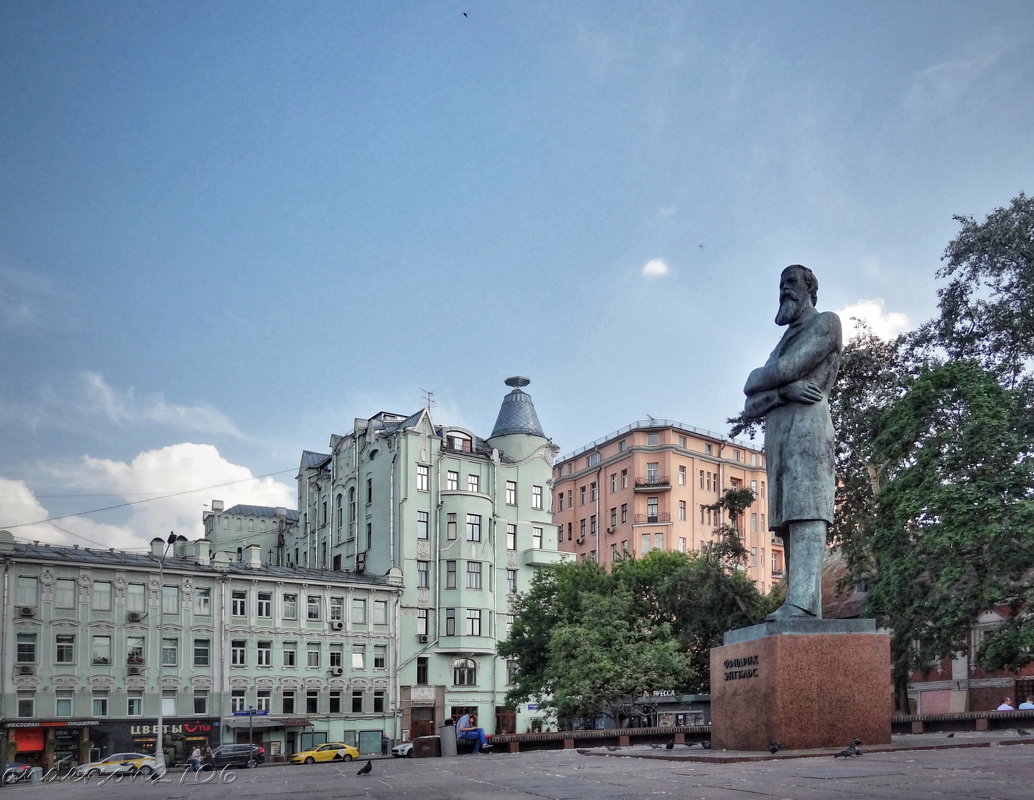 Памятник Ф.Энгельсу - Andrey Lomakin
