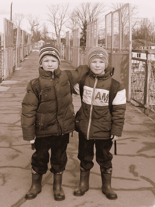Саша и Паша - близнецы-братья.  Фото 2015 г. - Фотогруппа Весна