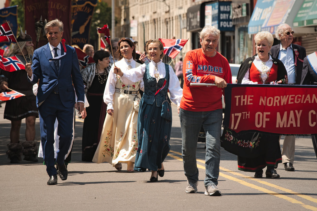 Норвежский парад в Бруклине - Олег Чемоданов