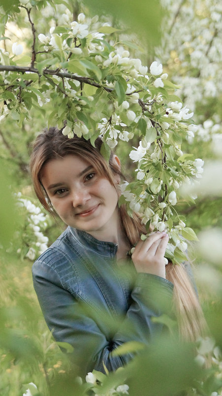 Яблоневый сад - Olga Rosenberg