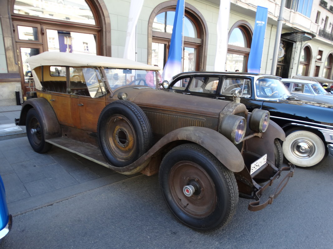 На приотельной парковке - svk *