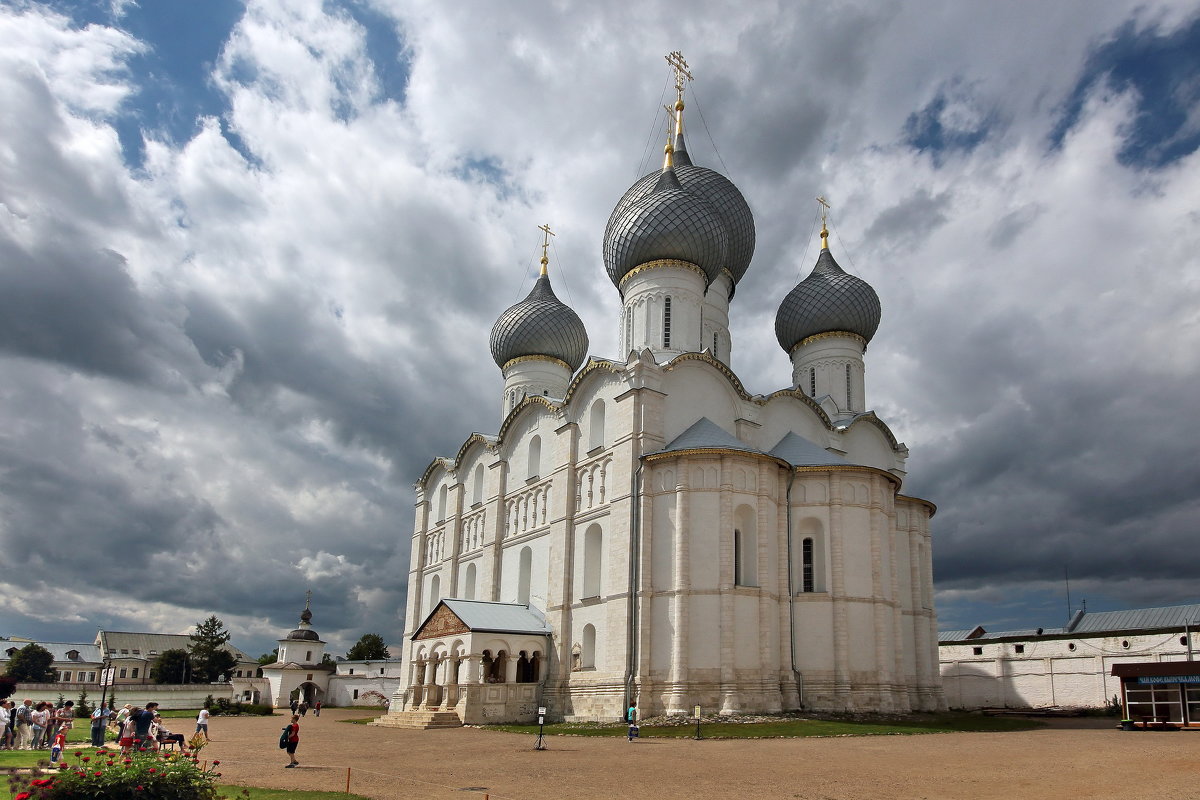 Успенский кафедральный собор Ростов Великий внутри