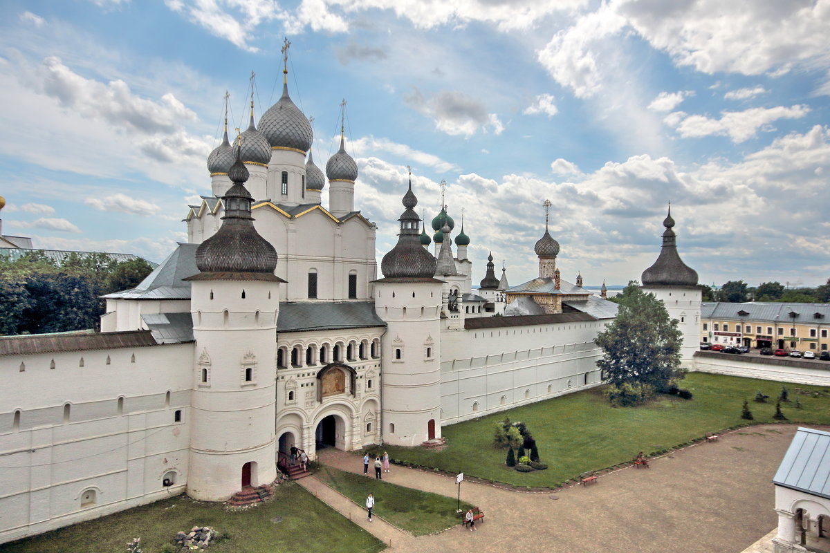 Ростовский Белокаменный Кремль