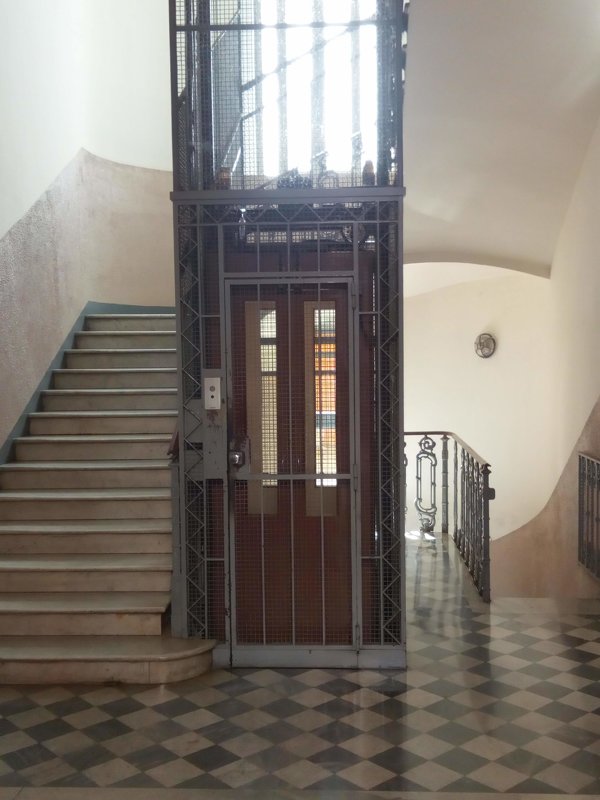 старый лифт - peretz 