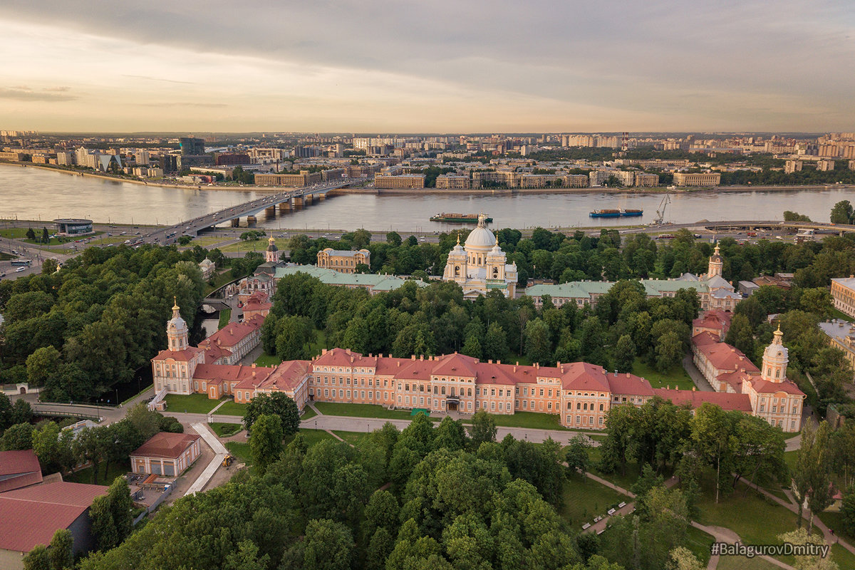 Александро Невская Лавра осень