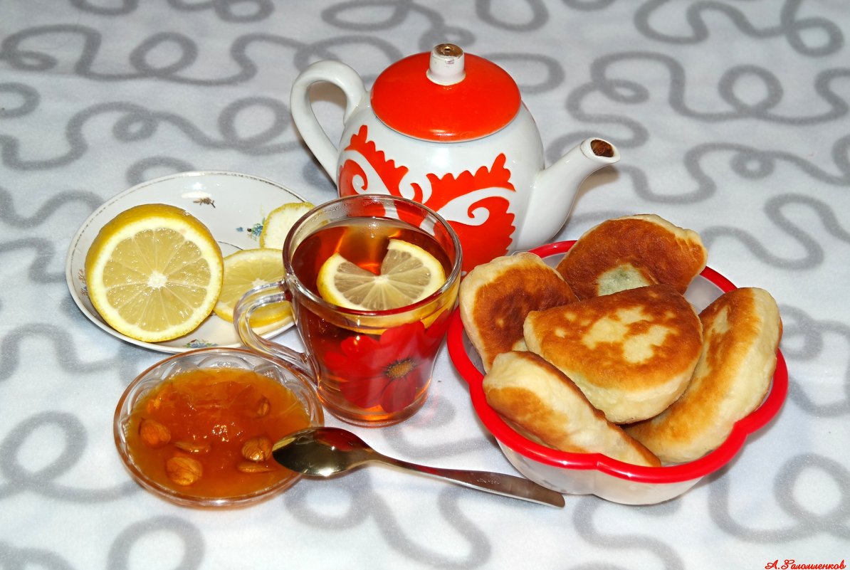 Напьёмся чаю с абрикосовым вареньем и на природу, Духов день встречать! - Андрей Заломленков