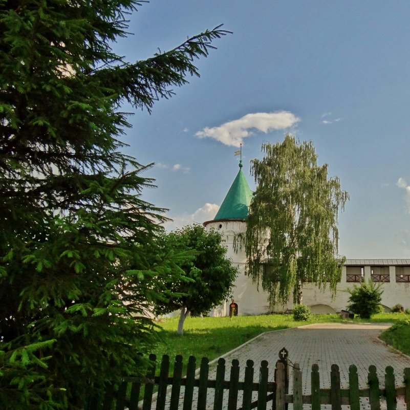 внутренний дворик монастыря - Валентина. .