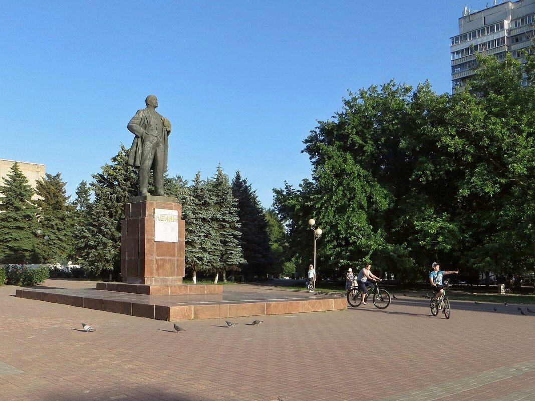 В Аксае на площади Ленина - Татьяна Смоляниченко