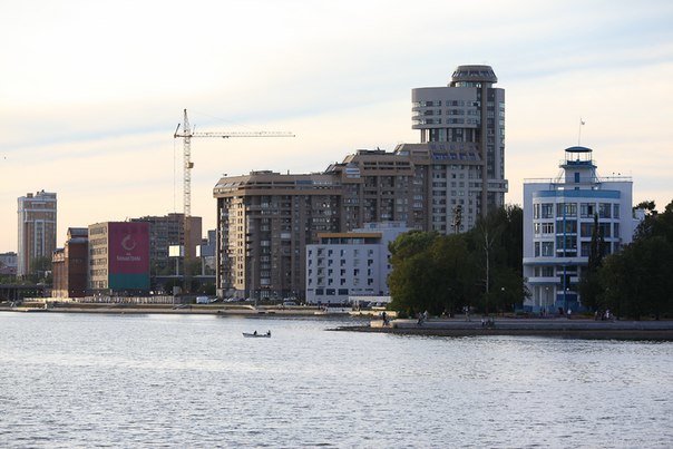 Городской пруд - Петр Новоселов