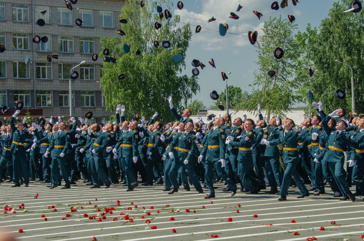 Молодые лейтенанты - Светлана Винокурова