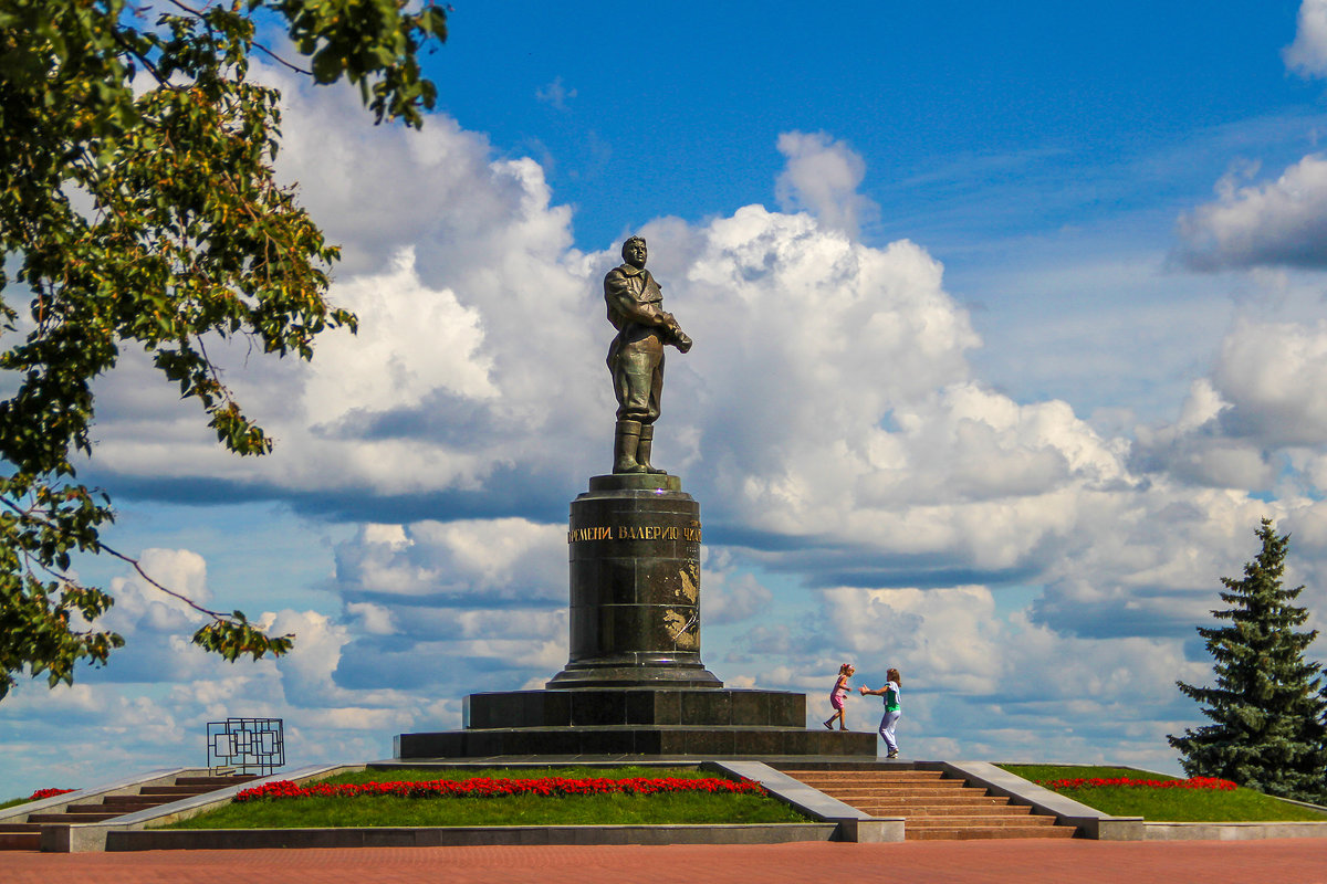 Памятник Валерию Чкалову в Нижнем Новгороде - Игорь Зубков