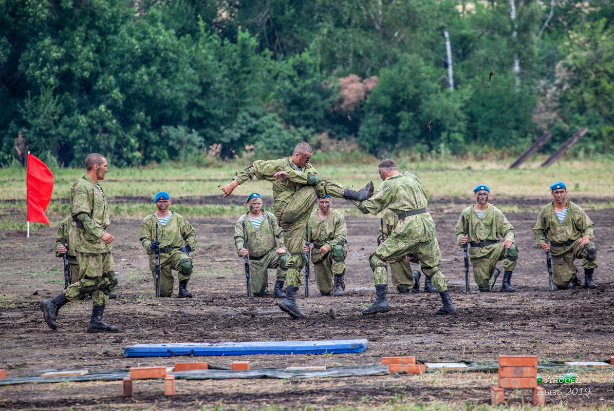 2019-06-28 Военно-технический форум «Армия-2019» - Андрей Lyz