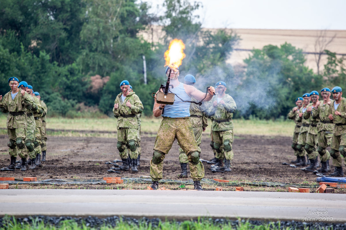 2019-06-28 Военно-технический форум «Армия-2019» - Андрей Lyz