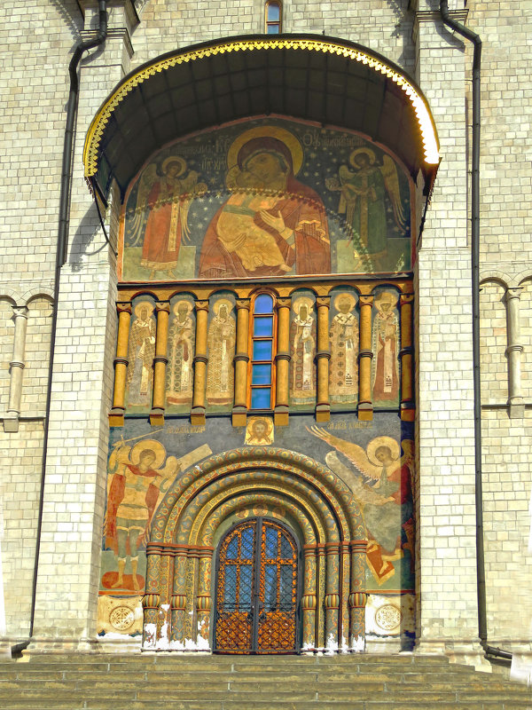 Южный вход Успенского собора. Кремль - ИРЭН@ .