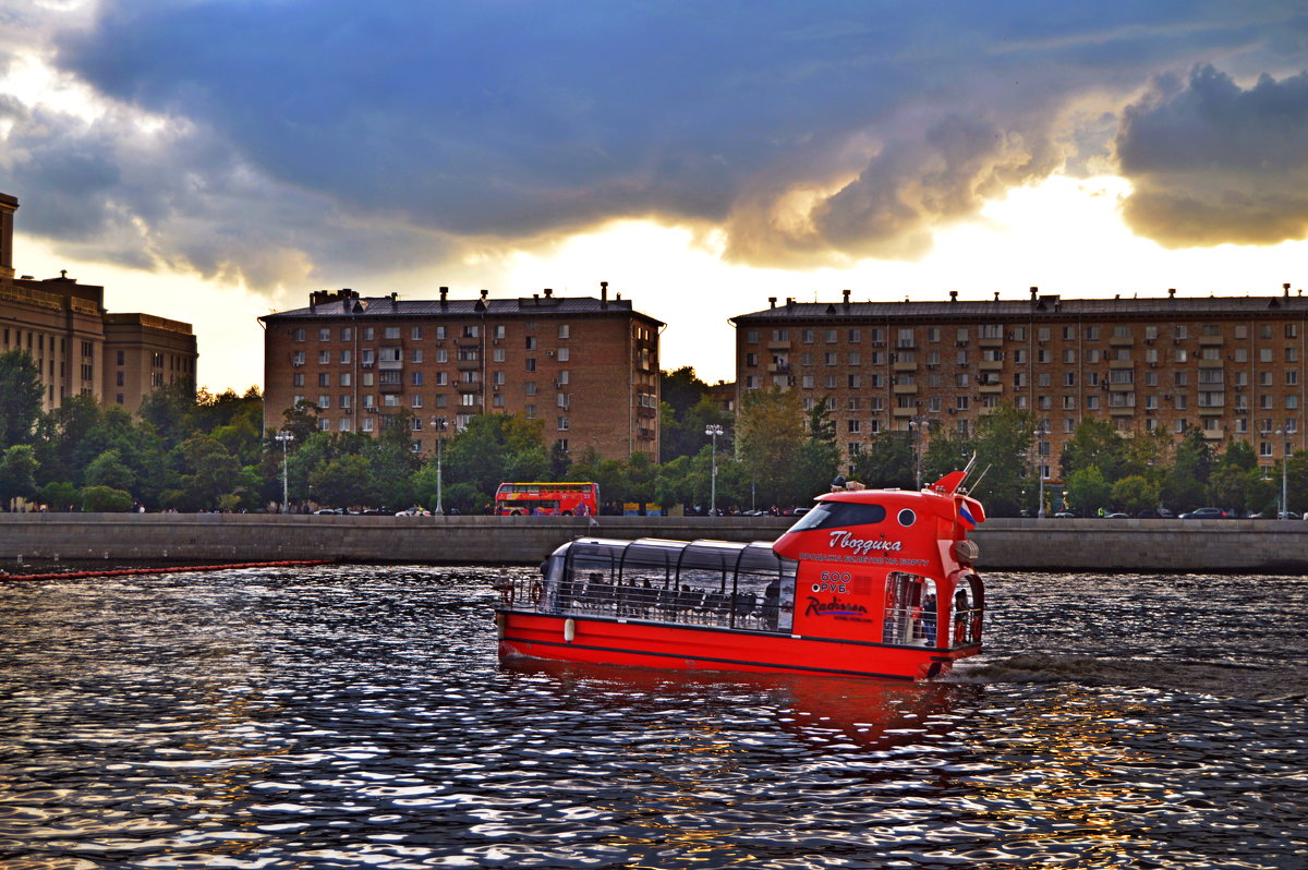 "Гвоздика" - новый вид прогулочного судна на Москве-реке - Vladimir Semenchukov