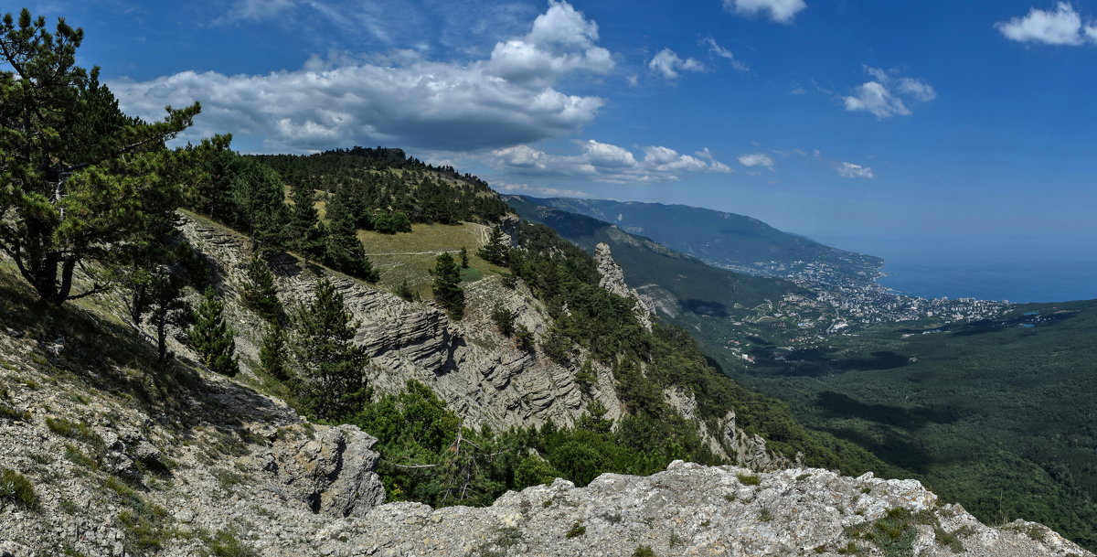 В горах над Ялтой (панорама) - Игорь Кузьмин