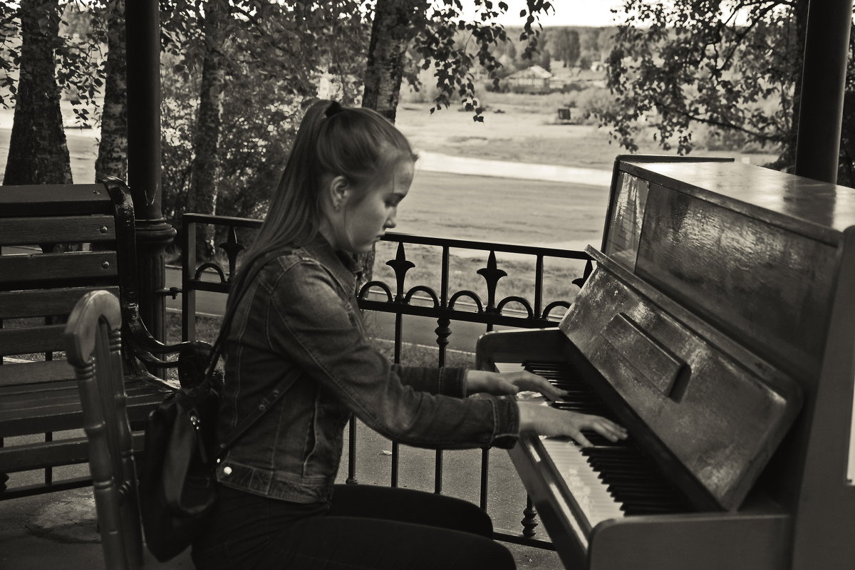 Уличная пианистка - Инна *