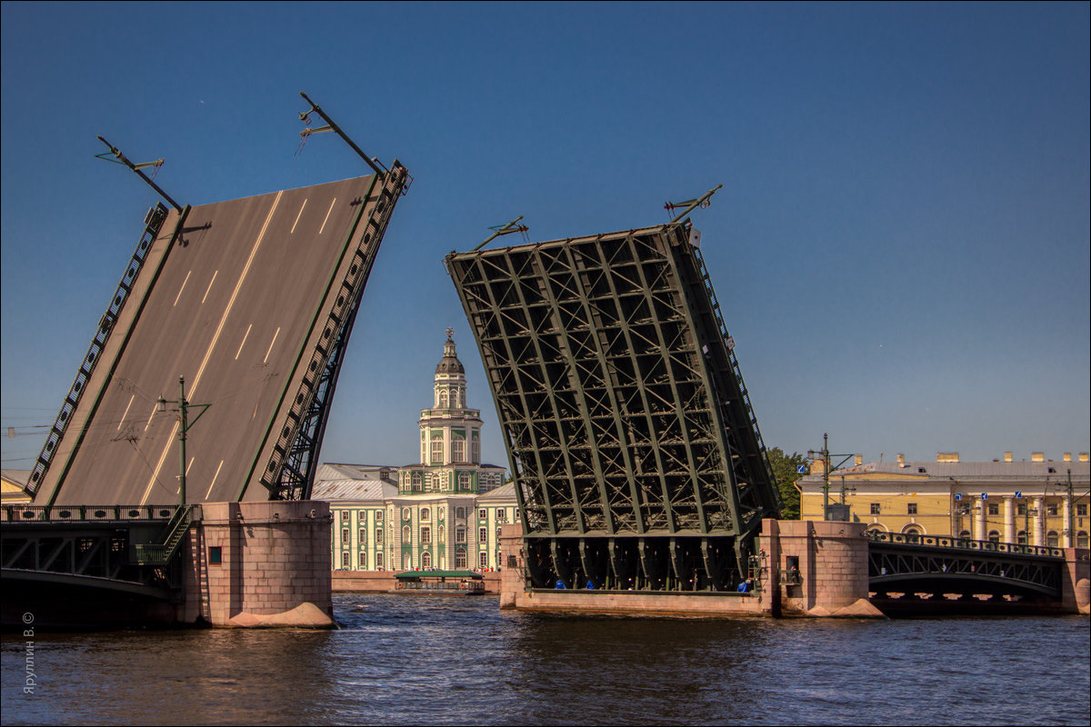 Дворцовый мост - Валентин Яруллин