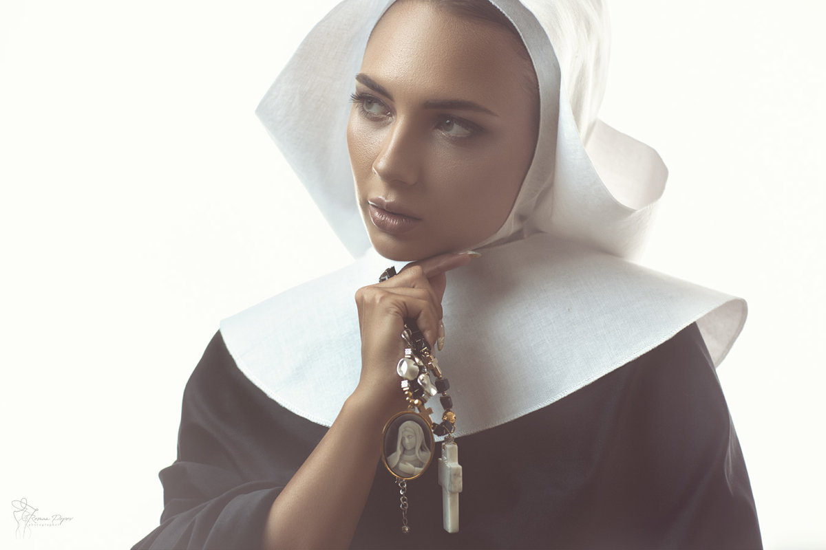 Монахиня - Роман Попов