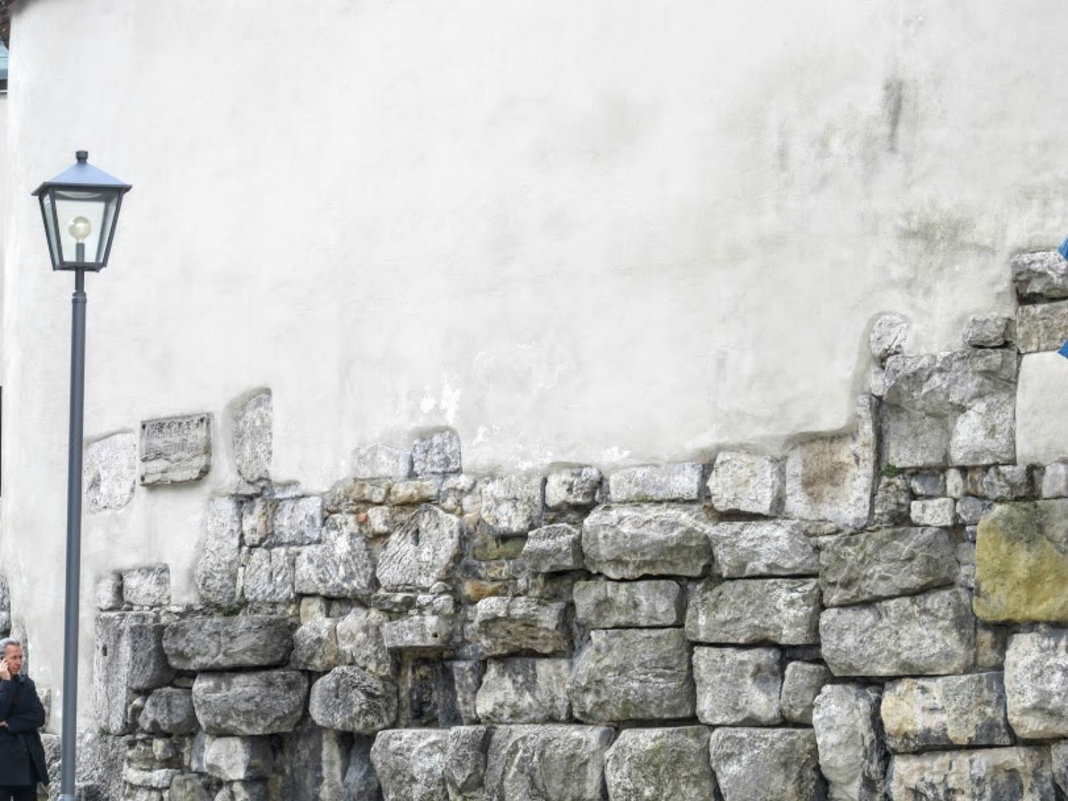 Регенсбург в деталях,часть древней стены - Елена Шаламова