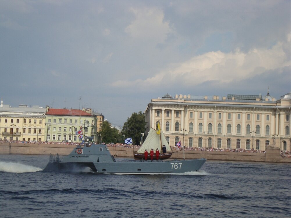 пётр первый открывает морской парад в день вмф в ленинграде 28 июля 2019 года - голубева елена 