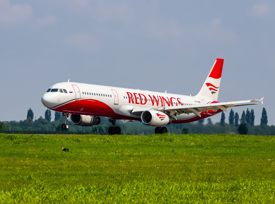 Airbus-A321 - Red Wings - Roman Galkov