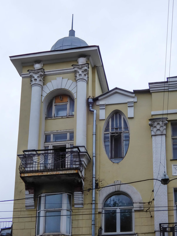 башенка с балконом - Сергей Лындин
