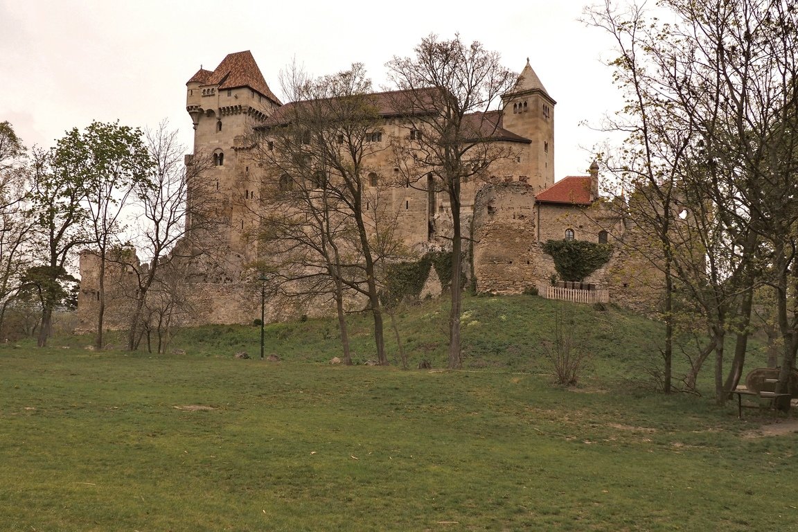 Замок Лихтенштейн в Венском лесу - Alla Shapochnik