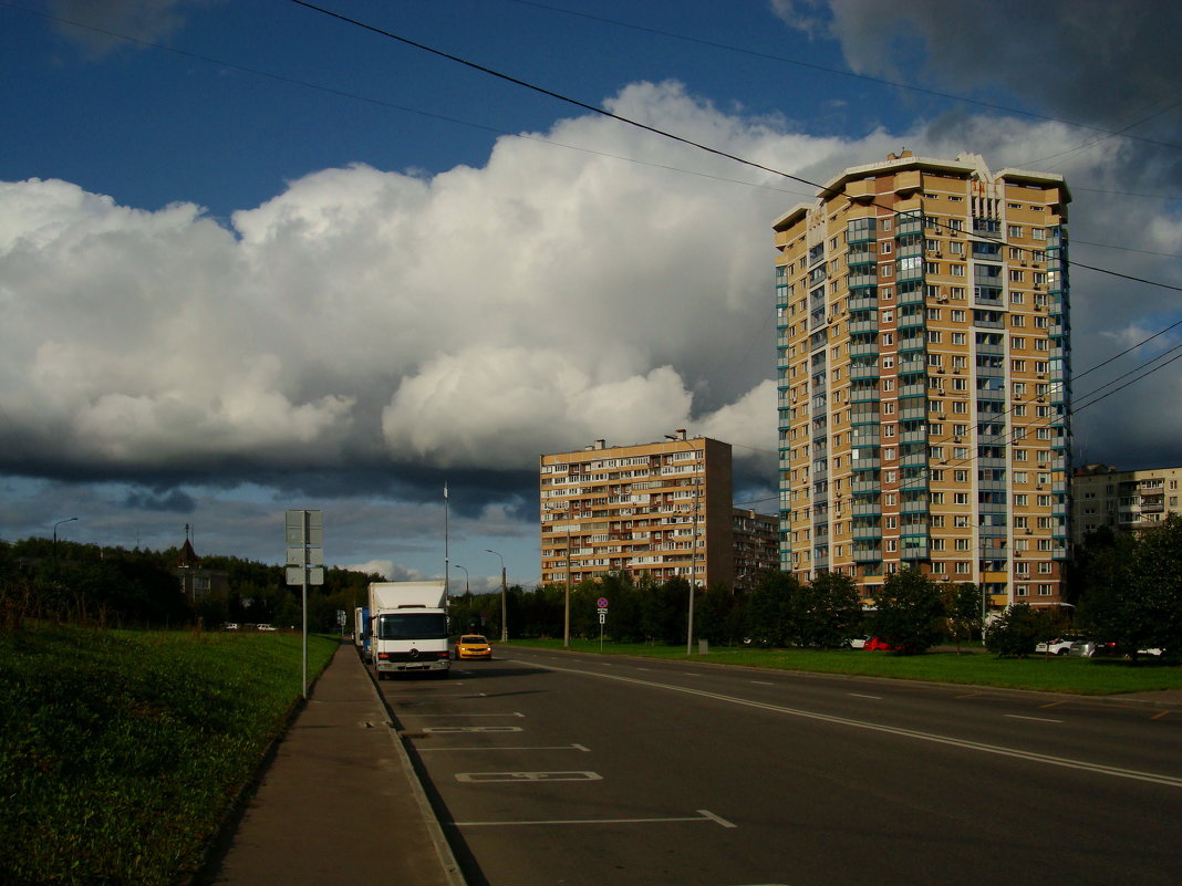 Туча над городом - Андрей Лукьянов