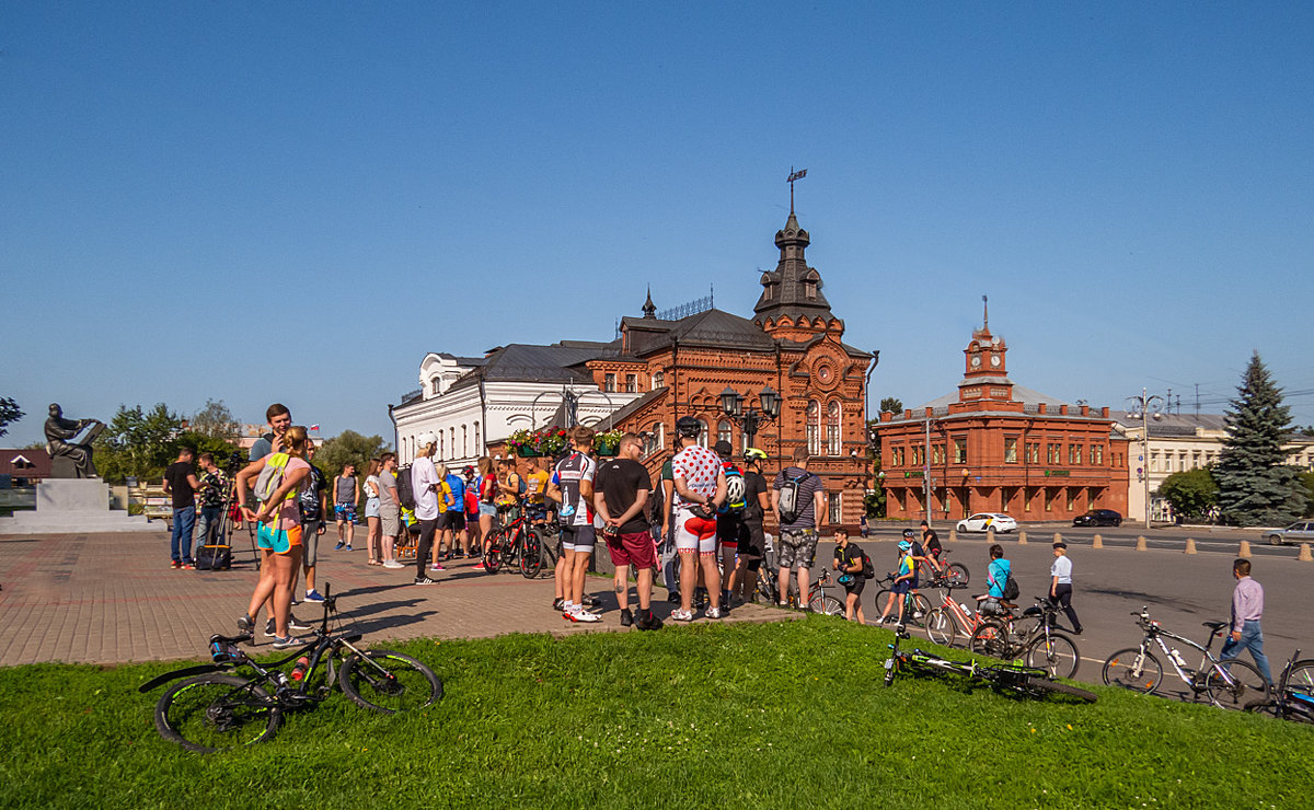Велосипедисты на Соборной площади - Сергей Цветков