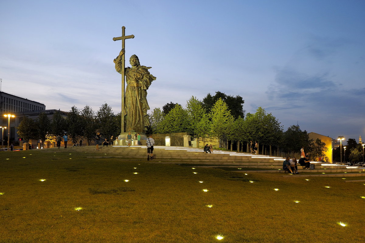 Памятник Владимиру Великому в Москве. - Евгений Седов