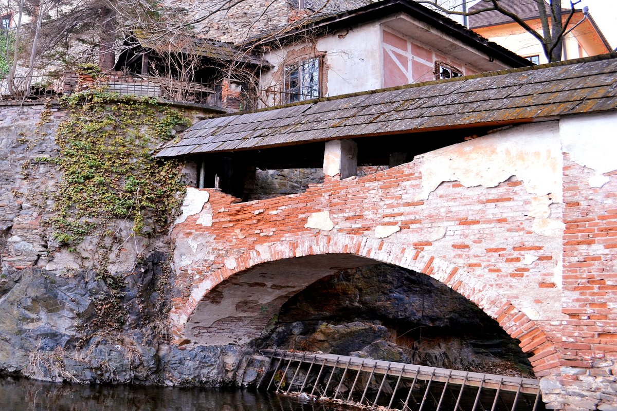 Крумлов, старый мост в парке - Милана Гиличенски 