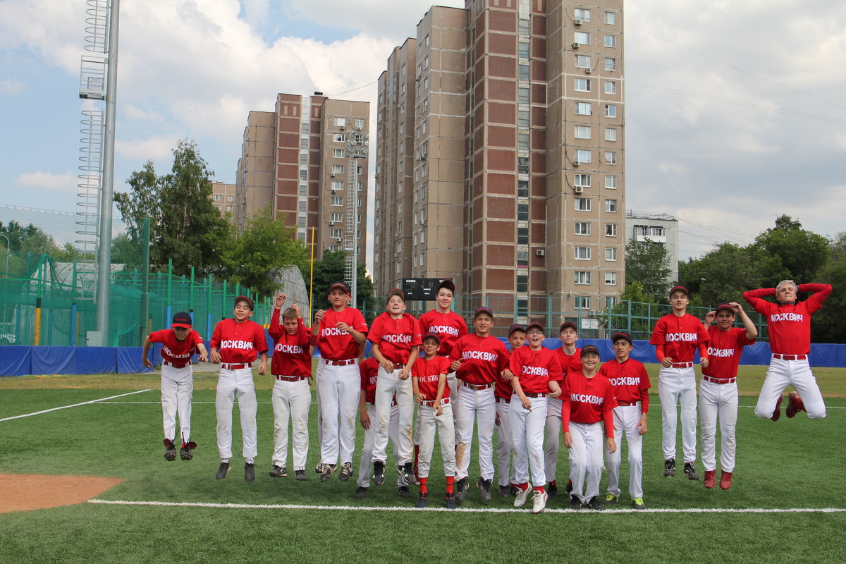 6.20.  Бейсболисты в прыжке - Валерий 