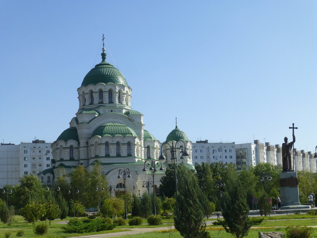 Кафедральный храм равноапостольного Святого князя Владимира - Наиля 