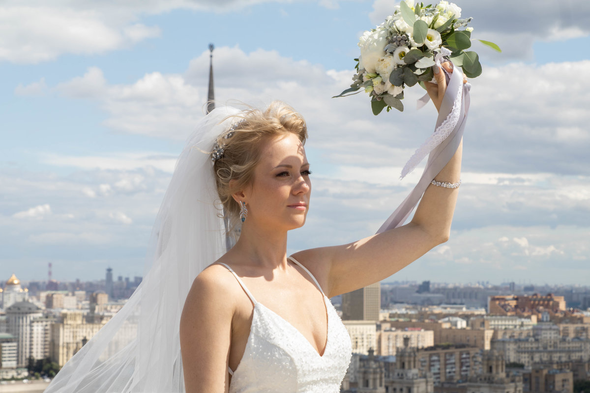 Портрет невесты на крыше небоскреба - Валерия Васильева