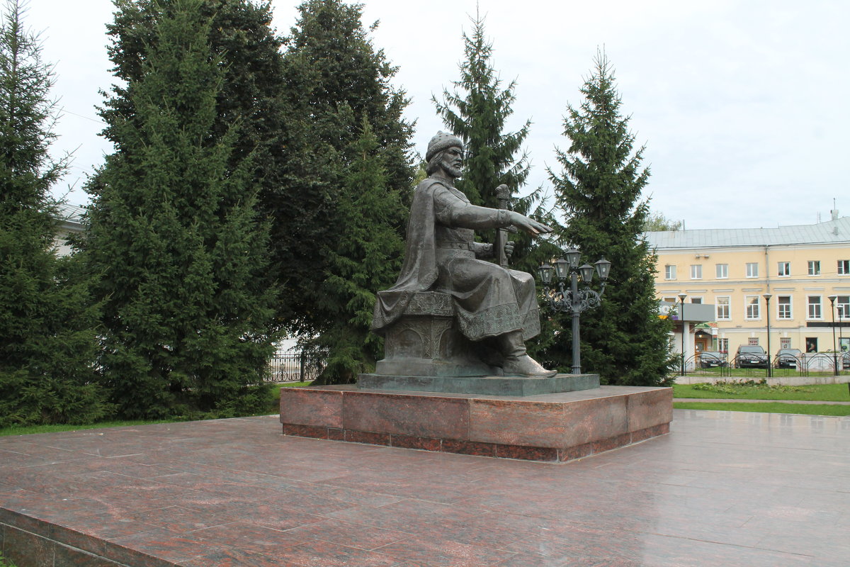 Памятник Юрию Долгорукому - Наталья Гусева