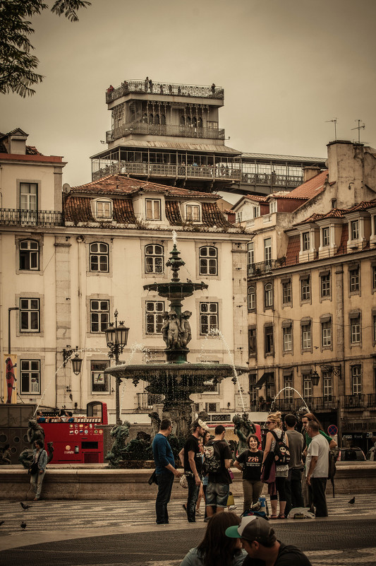 На улочках старого Лиссабона - Yuriy Rogov