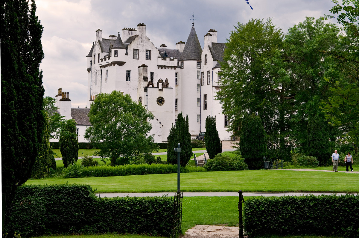 Замок Блэр (Blair Castle) из серии ЗАМКИ ВЕЛИКОБРИТАНИИ - Олег Неугодников