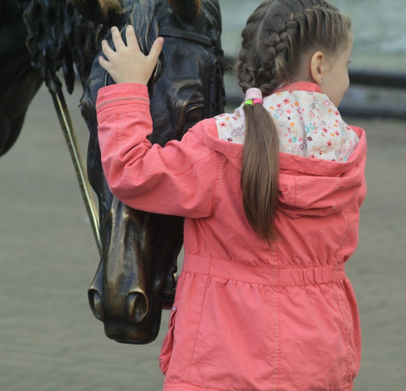Девочка и лошадь - Nonna 