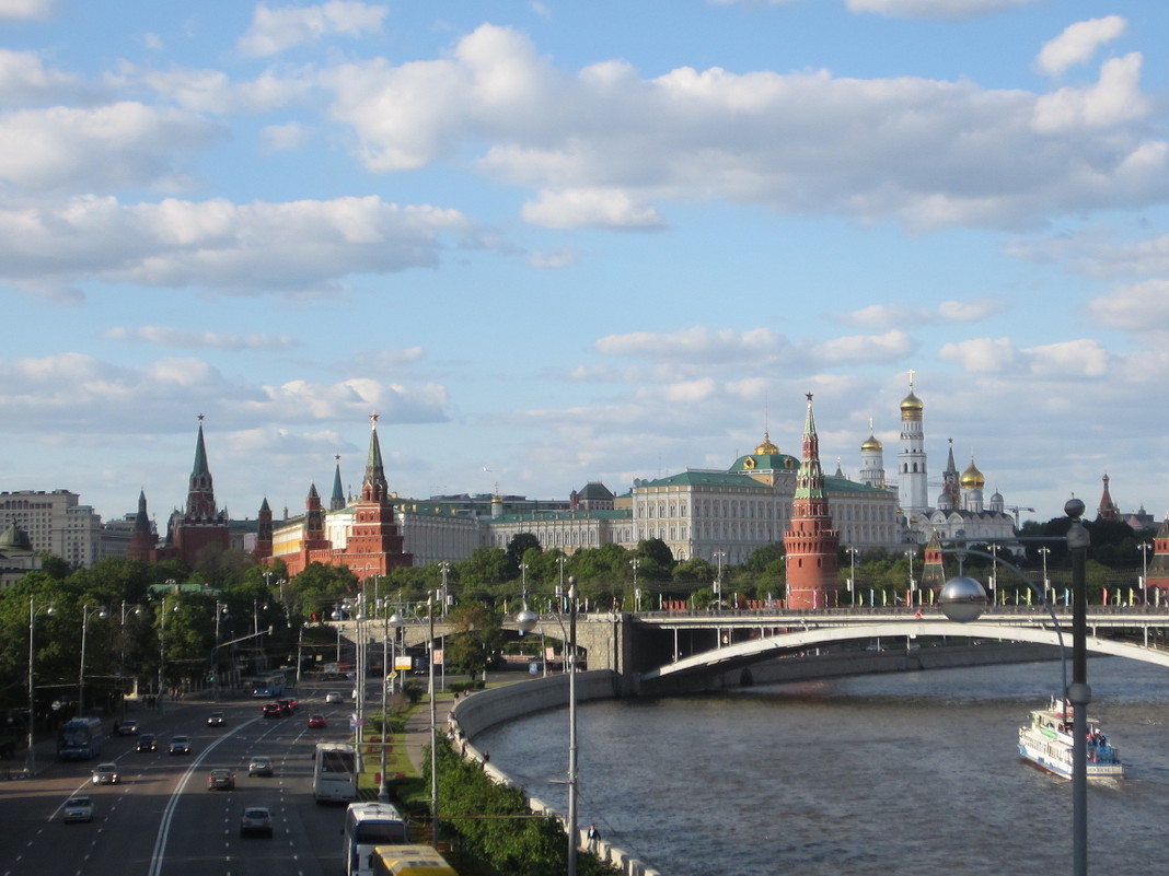 Погожий день в Москве - Анна Глухова