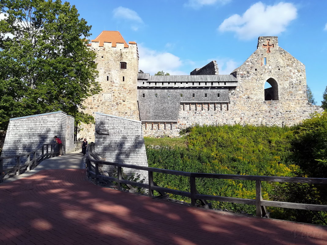 Сигулдский замок Ливонского ордена - veera v