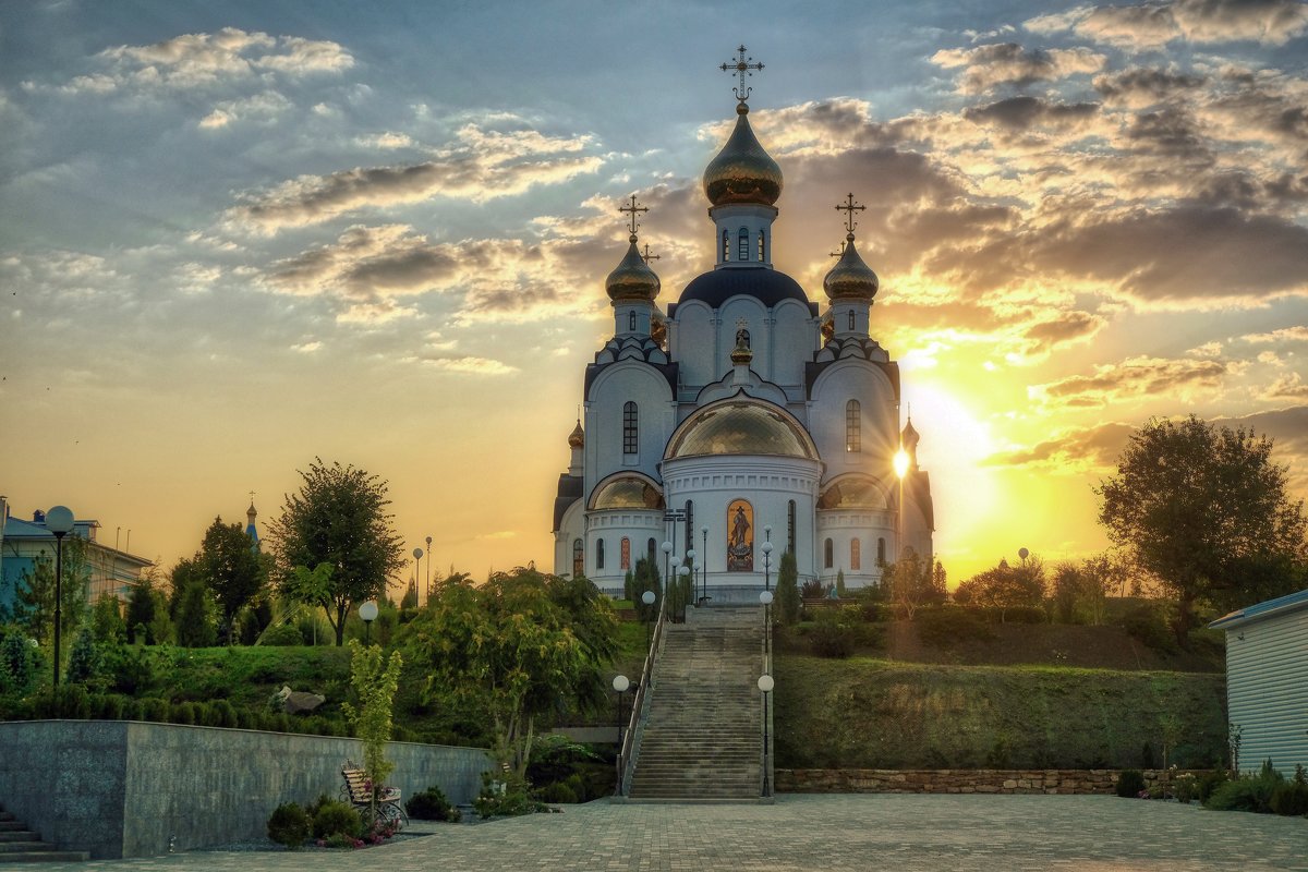Троицкий собор на закате - Александр Гапоненко