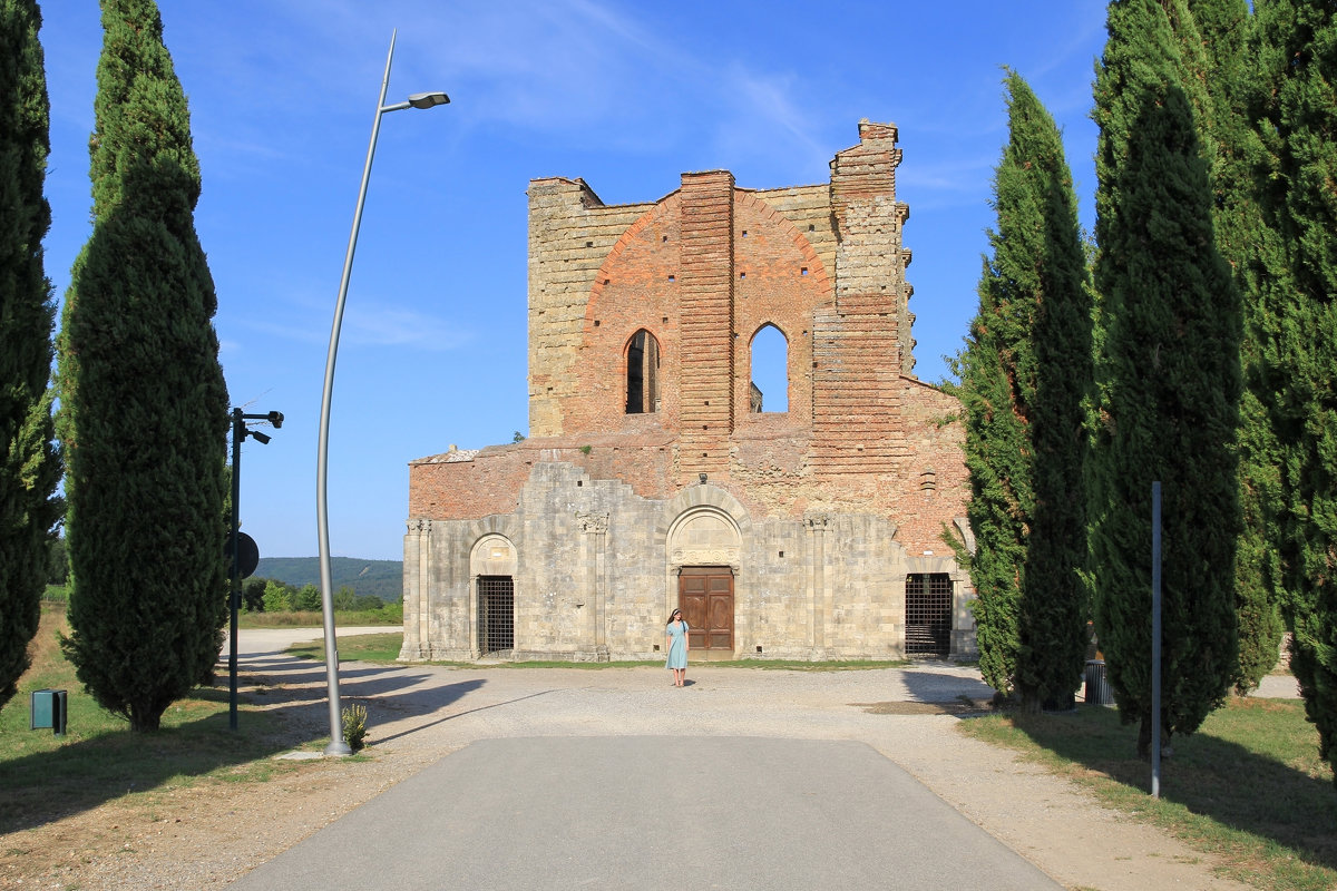 Аббатство ди Сан Гальгано (Abbazia Di San Galgano) - skijumper Иванов