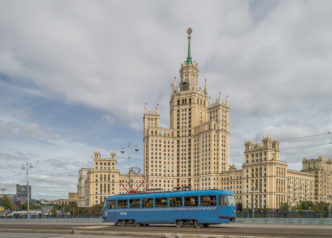 Прогулки по Москве. - Edward J.Berelet